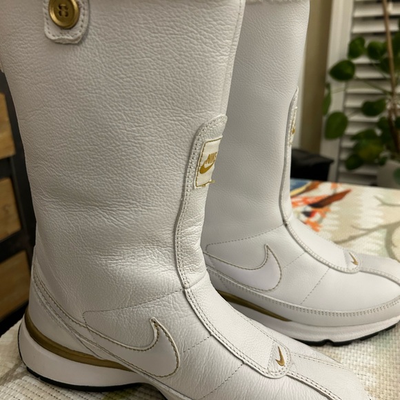 Rare New Nike Air Wafflo Boot Size 5 - Picture 3 of 5